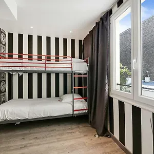 The Element 3*, Paris France